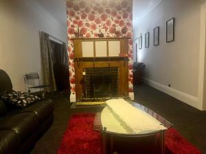 Big Fully Equipped 3BRM Quiet Farm House Near Beach & 12 min to Town