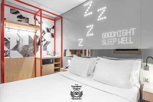 Urban King Room - with complimentary Shuttle Service to the Beach and Deira City Center room in Studio M Arabian Plaza Hotel & Hotel Apartments by Millennium