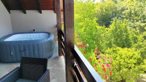 Deluxe Apartment with Jacuzzi - PATAR
