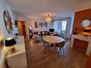 Appartements Appartement climatise pour 6 personnes avec parking a Caluire : photos des chambres