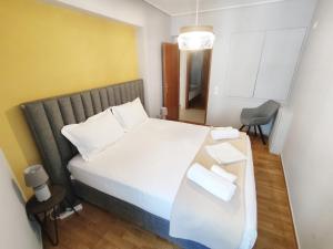 Acropolis Veranda by YHA