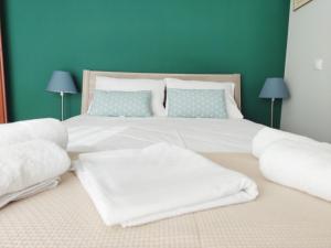 Acropolis Veranda by YHA