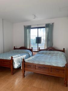 The nearest Surattani airport