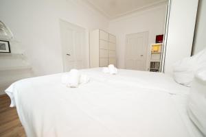 WHITE 60 QM Apartment - Zentral - Balkon - Messe