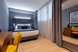 Interior Double Room Single Use room in Hotel Lima - Adults Recommended