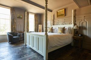 Deluxe King Room room in THE PIG-in the wall