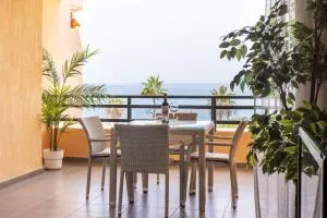 Frontline Penthouse with heated pool and parking - El Guincho