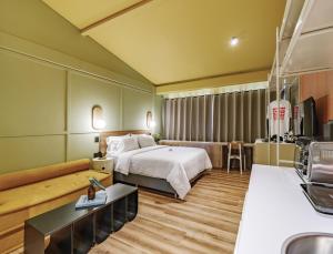 The Somos Flats Provenza