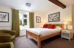 Twin Room with Private Bathroom room in Easington Guest House