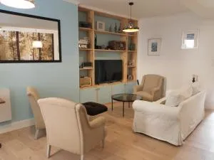 Au 66 Maison centre ville-Parking gratuit et WIFI - Les Étilleux