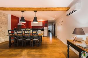 Appartements Les Gites du chateau - Le loft HENRI IV - Magnifique Appartement face au chateau : photos des chambres