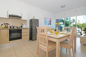 VERONICA - Coralli Beachfront Apartment