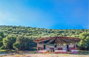 Cozy Home In Estepa With Kitchen