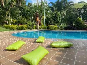 Finca Villa Chalet Del Rio Cali Farm Villa Chalet Cali River - Felidia