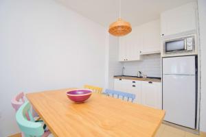 EXPOHOLIDAYS - VISTAS AL PUERTO DEPORTIVO GALERA