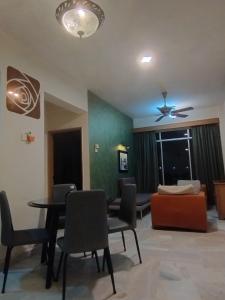 GloRy BeAch ResOrt private apartment