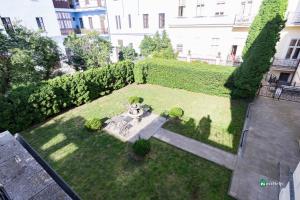 Historical Center Art Villa with Hot-tub, Terrace and Garden
