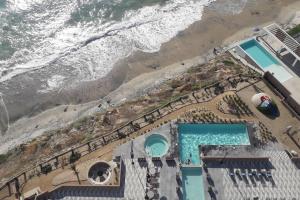 Luxury Beach Condo with Pool