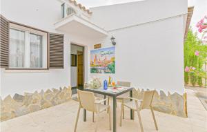 Awesome Home In El Coronil With Wifi