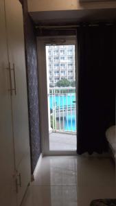 Ronnzel staycation in Jazz Residence Makati