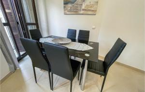 1 Bedroom Cozy Apartment In Estepona