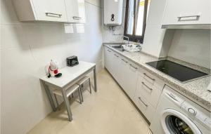 1 Bedroom Cozy Apartment In Estepona