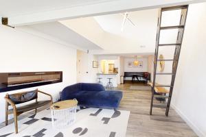 Claimjumper Condominiums 353