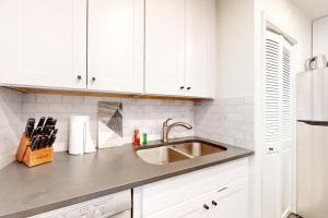 Claimjumper Condominiums 353