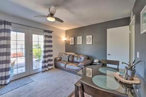 4 Mi to Beach Lake Havasu Apartment with Pool!