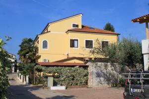 Apartments by the sea Umag - 6095 