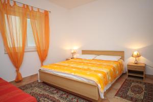One-Bedroom Apartment with Terrace room in Apartments with a parking space Vodice - 6321