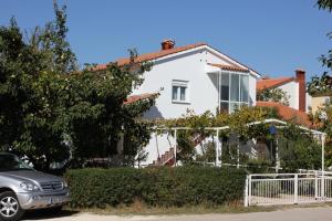 Apartments with a parking space Valbandon, Fazana - 7228
