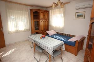 Apartments with a parking space Valbandon, Fazana - 7228