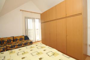 Apartments with a parking space Novigrad - 7037