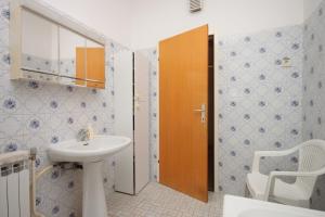 Apartments with parking space Valbandon, Fazana - 7215