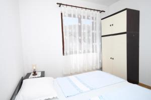 Apartments with parking space Metajna, Pag - 6337