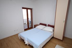 Apartments with parking space Metajna, Pag - 6337