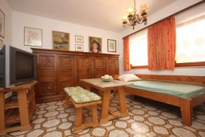 Apartments with a parking space Valbandon, Fazana - 7228