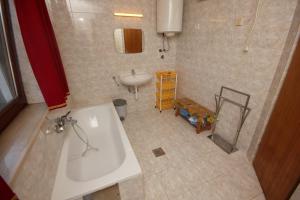 Apartments with a parking space Valbandon, Fazana - 7228