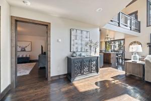 Altitude Adjustment- Panoramic Views, Sleeps 12