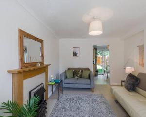 2BR Chapel Break Parking Kitchen Fast WiFi