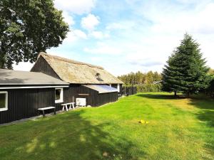 8 person holiday home in Farsø