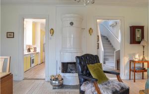 Awesome Home In Hallstavik With Wifi