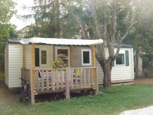 Campings Camping Frederic Mistral : photos des chambres