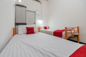 RedDoorz near Terminal Bubulak Bogor