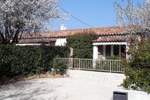 Maison 2 4pers : jardin piscine. LES AMANDIERS