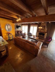 Beautiful Cabin Downtown Tapalpa Oven Mud Barbecue Grill 4 Room 12 ppl TV Wifi