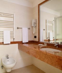 Double Room with Small Double Bed room in Torino Hotel San Luigi - Ristorante Trait d'Union