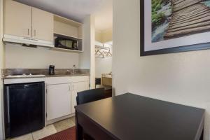 Suburban Studios Florence I-95