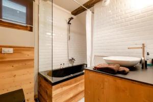 Chalets Alpine Chalet : photos des chambres